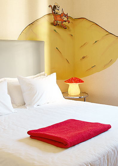 pallas-athena-grecotel-art-collection-family-graffiti-guestroom